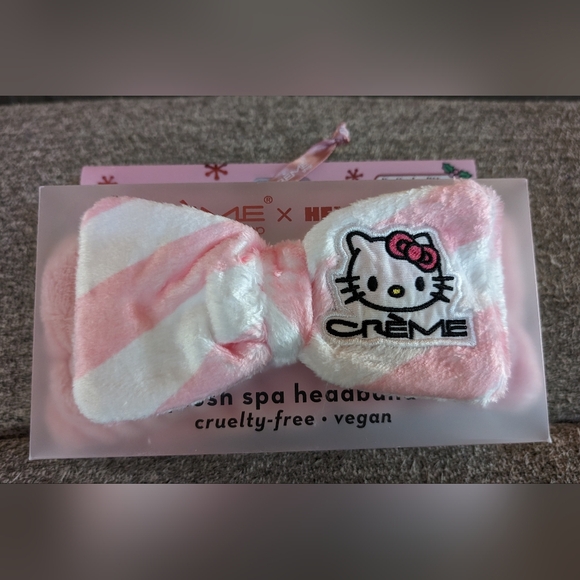🆕 Hello Kitty Plush Spa Headband - Picture 2 of 4